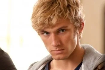 Alex Pettyfer (22 tahun)